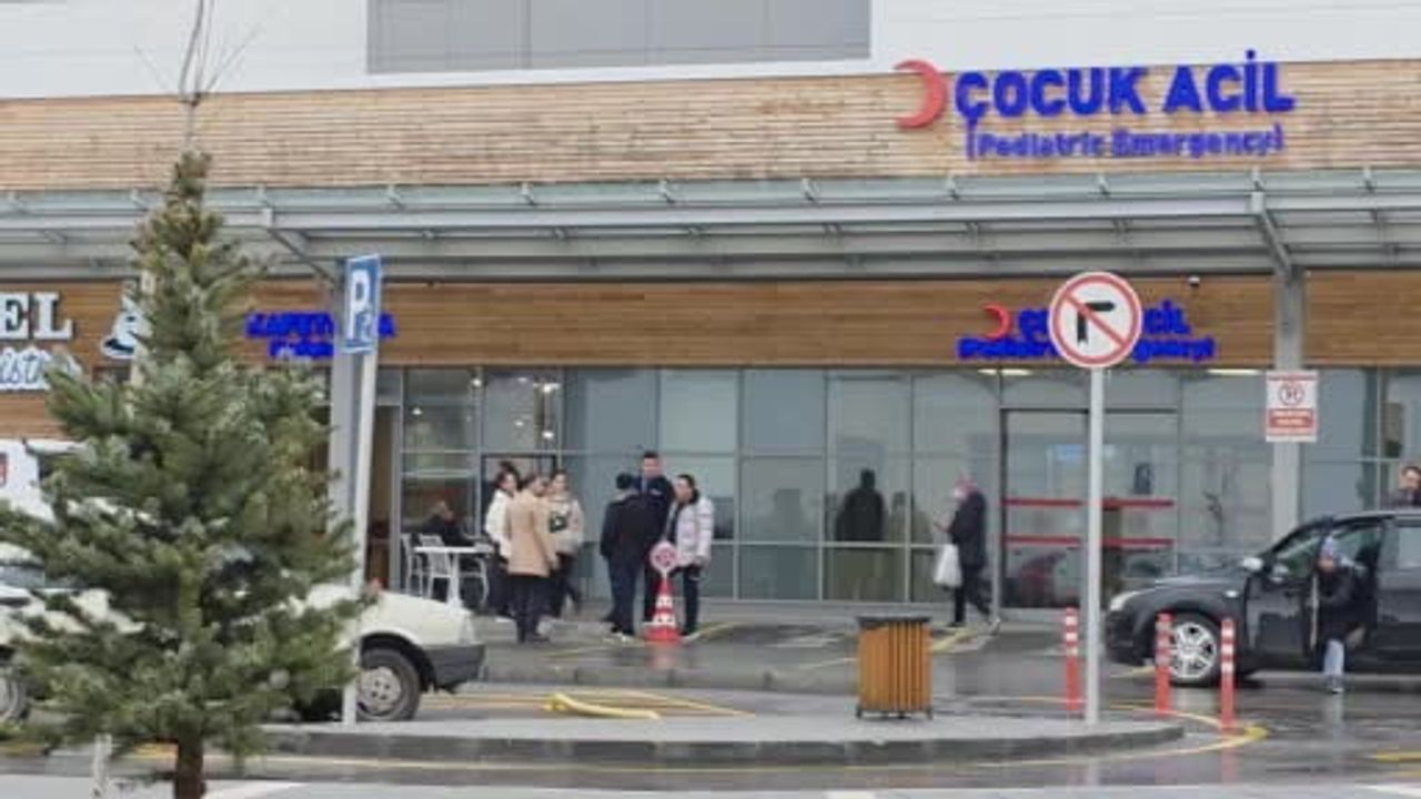 Kütahya'da 23 Öğrenci Mide Bulantısı ve Kusma Şikayetiyle Hastaneye Kaldırıldı