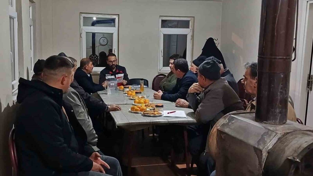 Kütahya'da Çiftçilere Bilgilendirme Toplantıları