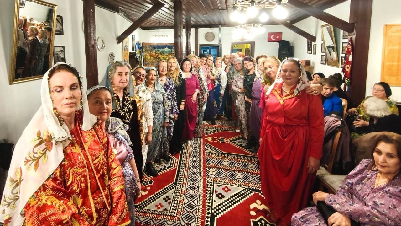 Kütahya'da Geleneksel Şalvar Gecesi Düzenlendi