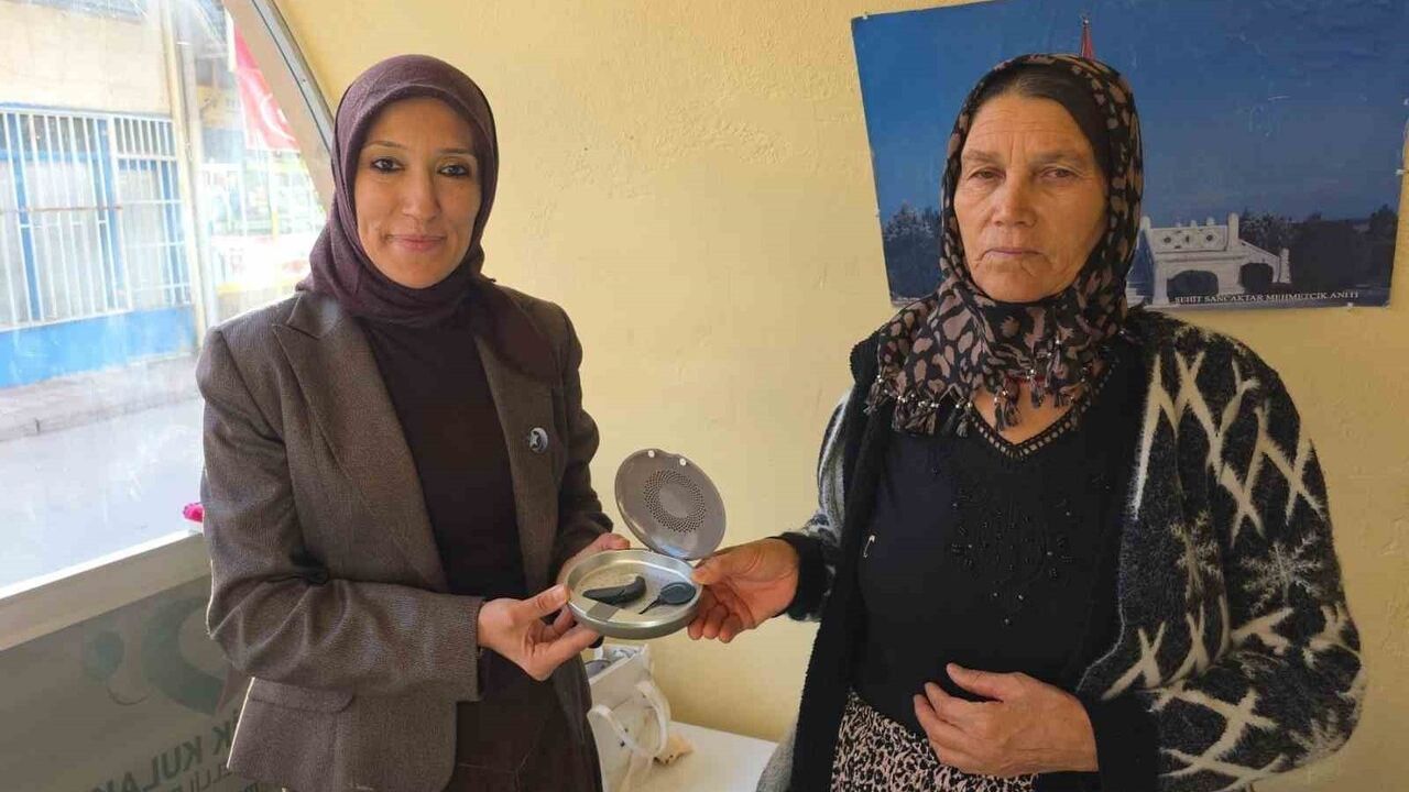 Kütahya'da İşitme Cihazı Arızası Çözüldü: 15 Yaşındaki Narin'e Umut Oldular