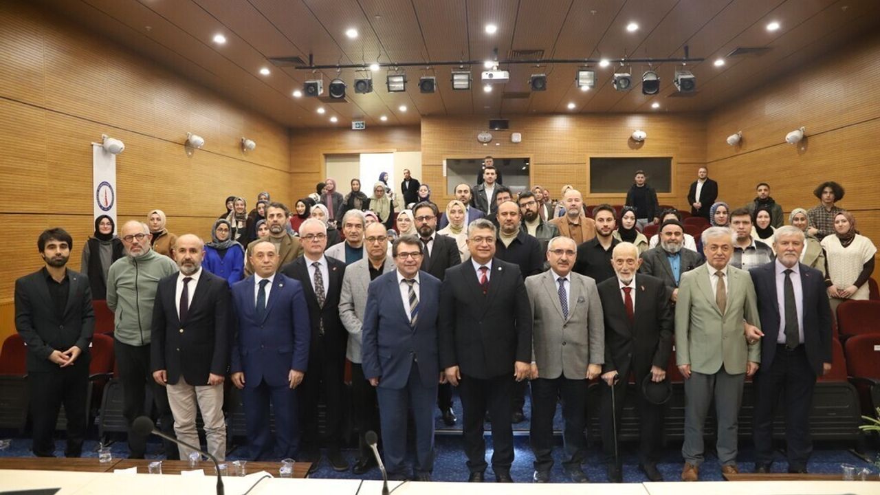 Kütahya'da 'Papa’nın Türkiye Ziyareti ve Düşündürdükleri' Paneli Düzenlendi