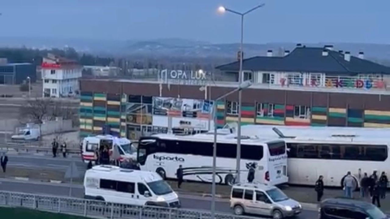 Kütahya'da Zincirleme Trafik Kazası: 3 Yaralı