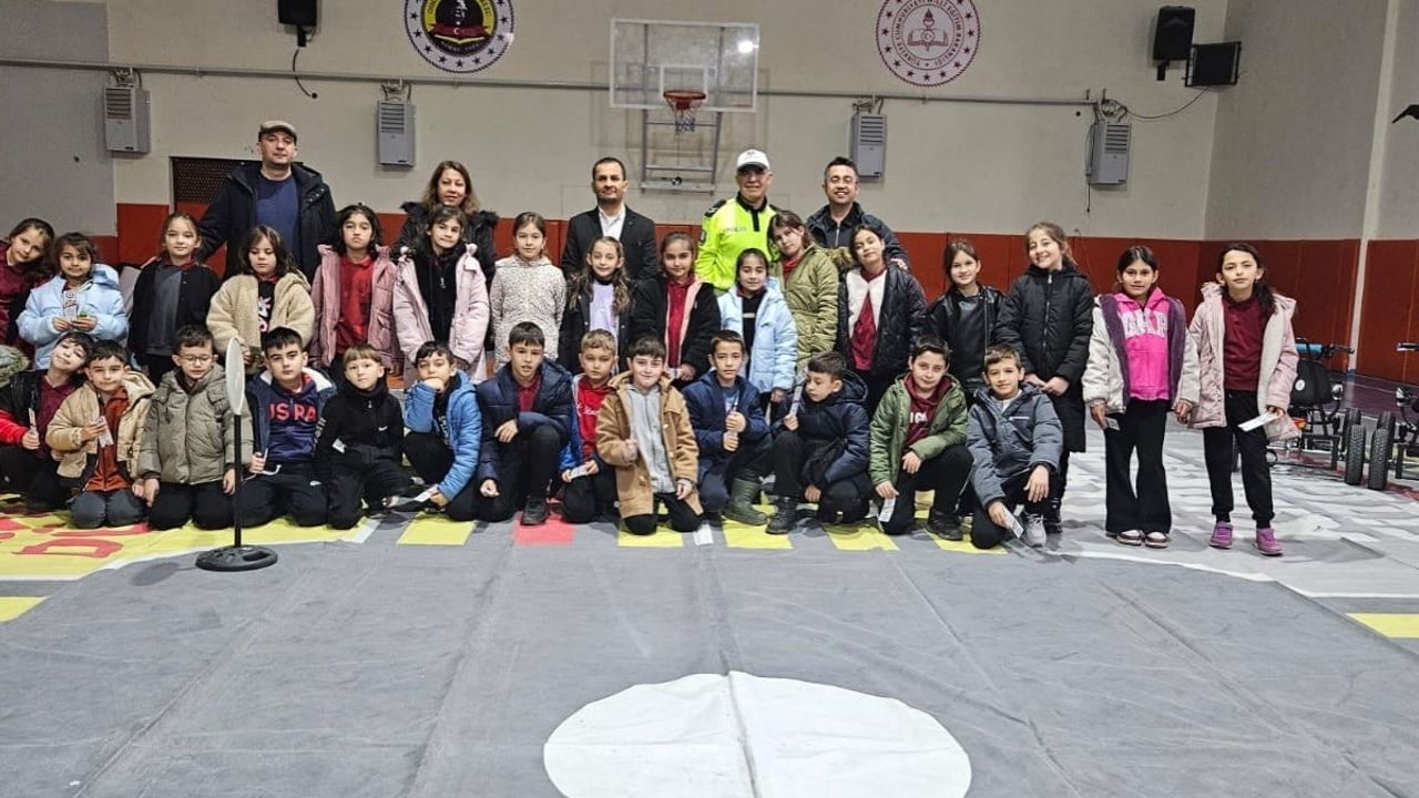 Kütahya Emniyeti, Simav’da Trafik Eğitimi Verdi