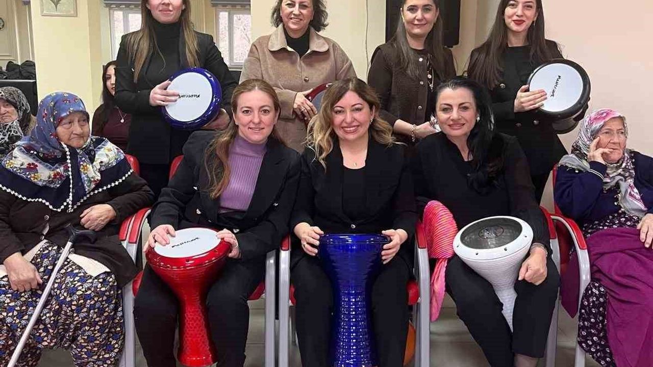 Kütahya Huzurevi'ne Anlamlı Ziyaret: Nesiller Arası Bağ güçleniyor