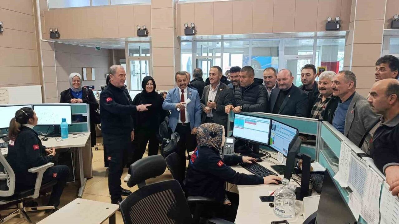 Kütahya Muhtarları 112 Acil Çağrı Merkezi'ni Ziyaret Etti