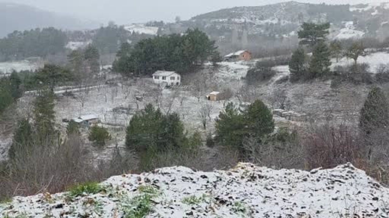 Kütahya'nın Yüksek Kesimlerine İlk Kar Düştü