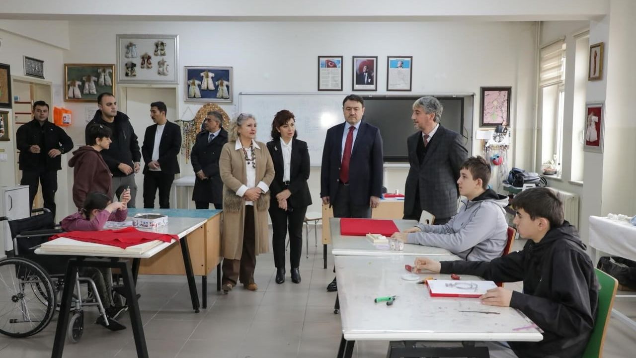 Kütahya Valisi Işın: Özel Bireylerin Mesleki Becerileri Önemli