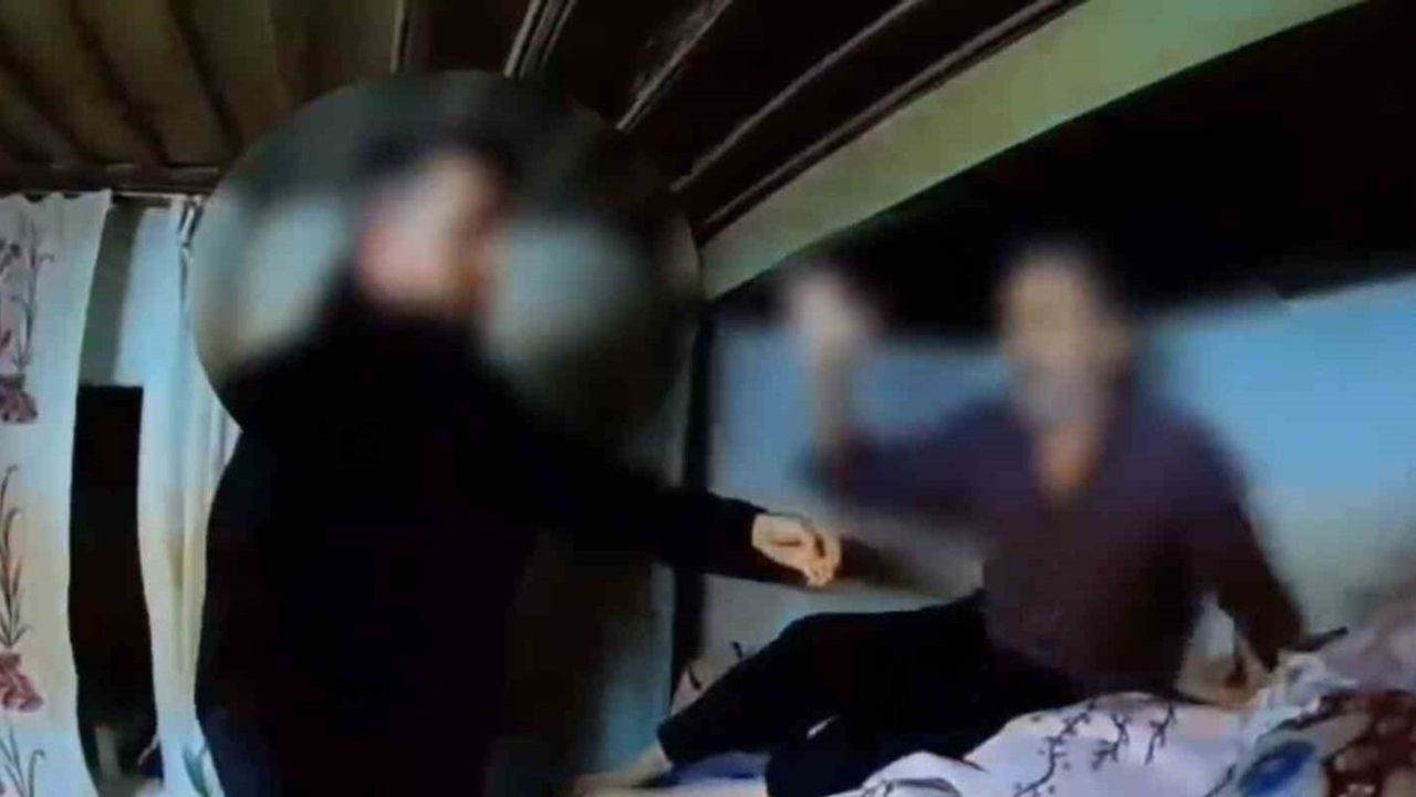 Kuyucak'ta Kasten Öldürme Suçlusu Yatakların Arasında Yakalandı