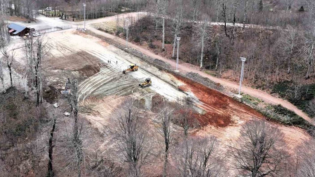 Kuzuyayla Kızak Pistine Yürüyen Bant Sistemi Kuruluyor