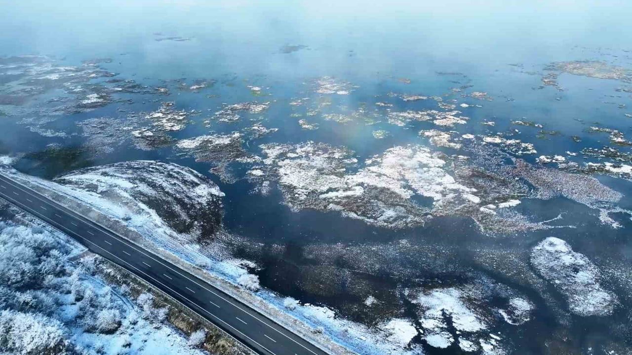 Ladik Gölü Kış Manzarasıyla Göz Dolduruyor