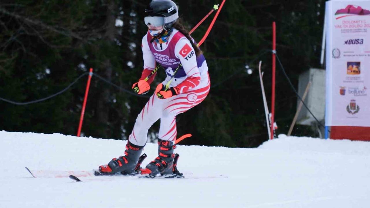 Lal Öktem, Yaşar Üniversitesi'ni Avrupa Kış Şampiyonası'nda Temsil Etti