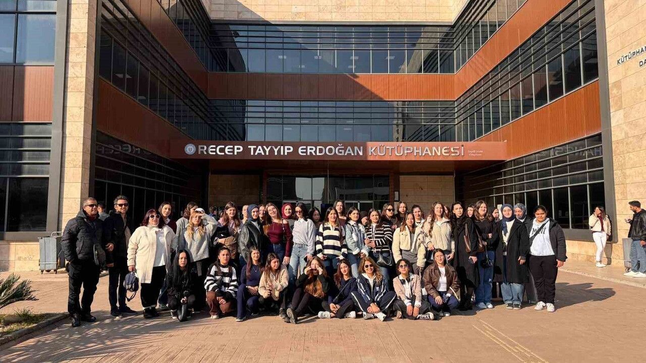 Lise Öğrencileri Adnan Menderes Üniversitesi'ni Ziyaret Etti