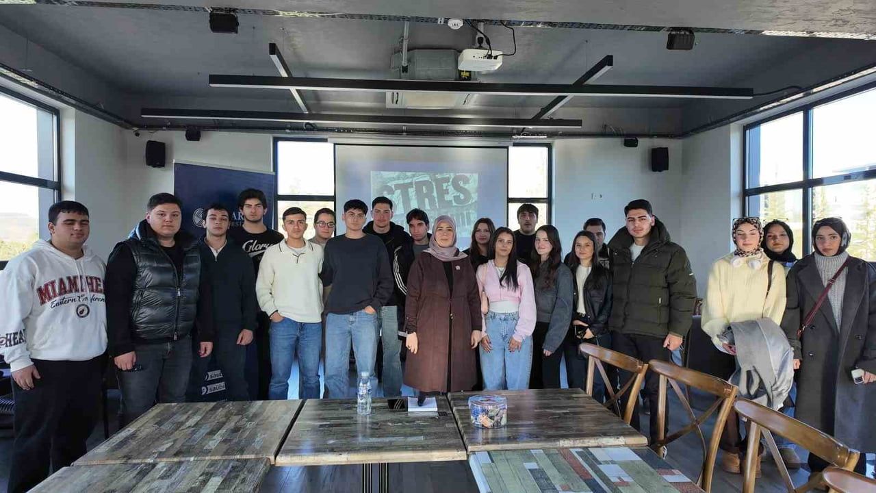 Lise Öğrencilerine Sınav Kaygısıyla Başa Çıkma Stratejileri Anlatıldı