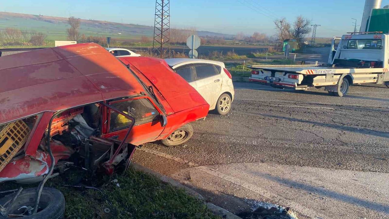 Lüleburgaz'da Kavşakta Trafik Kazası