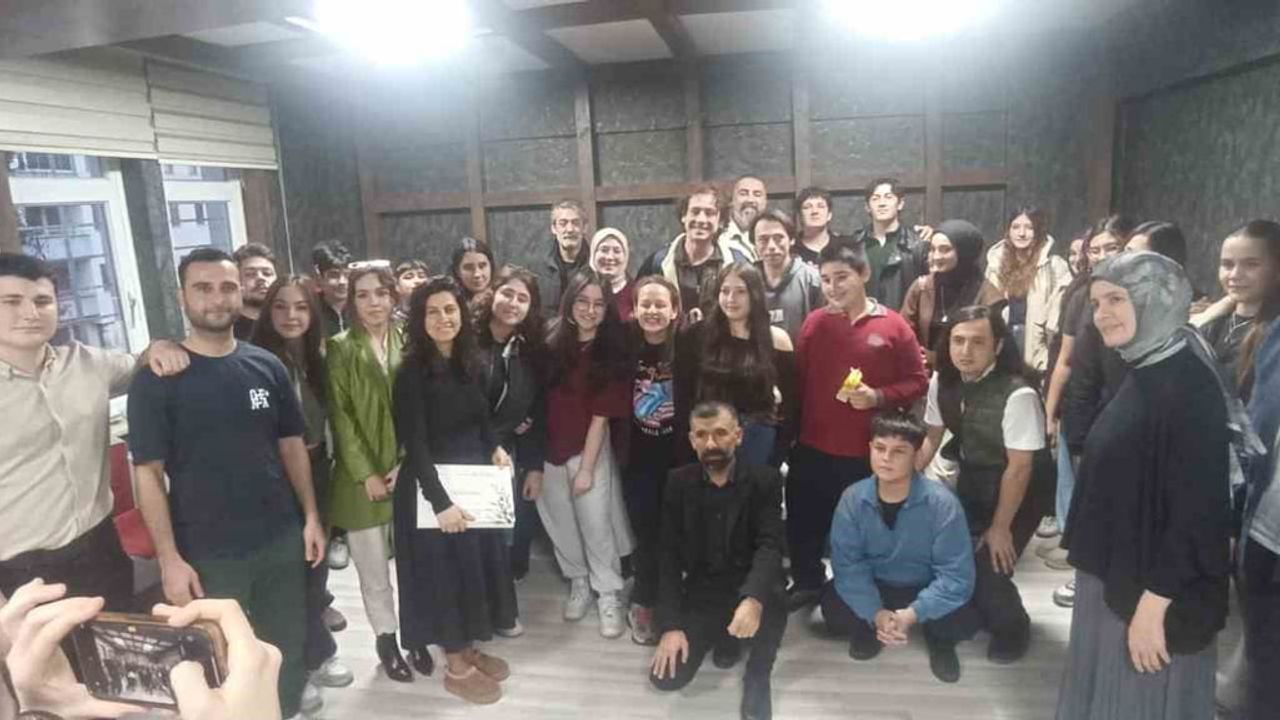 Mahşer-i Cümbüş: Doğaçlama Tiyatronun Öncüleri Denizli'de Buluştu