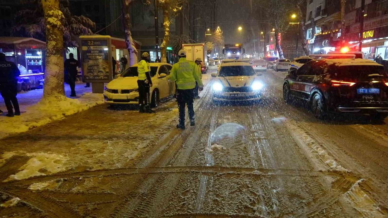 Malatya'da Bıçaklı Kavga: 1 Ölü, 1 Yaralı