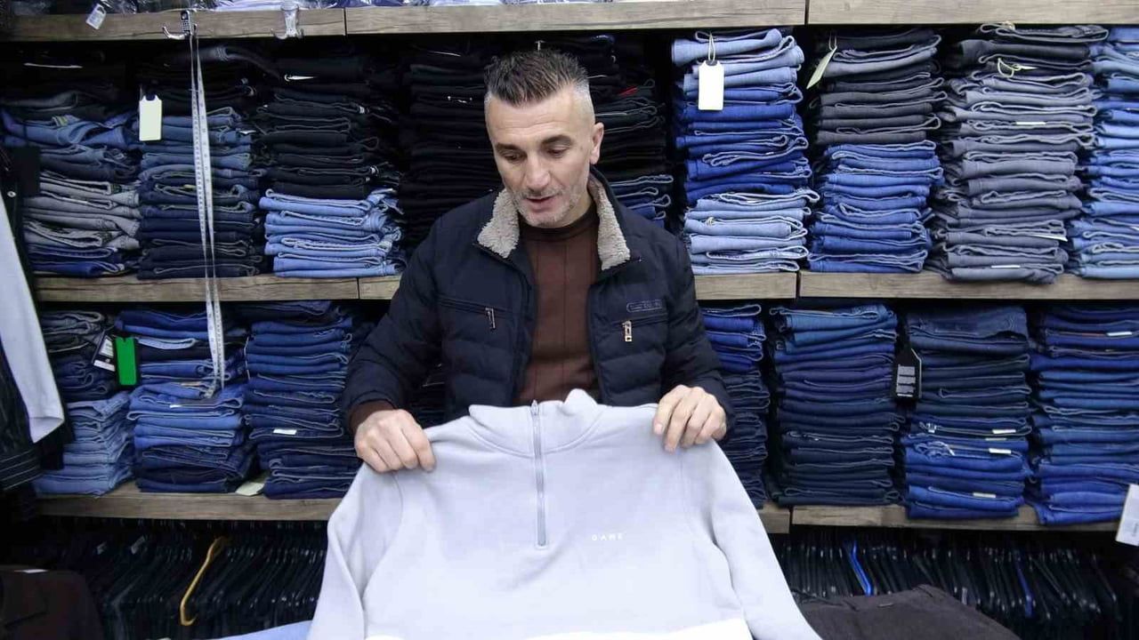 Malatya'da Down Sendromlu Genç ile Esnaf Arasındaki Sıcak Diyalog