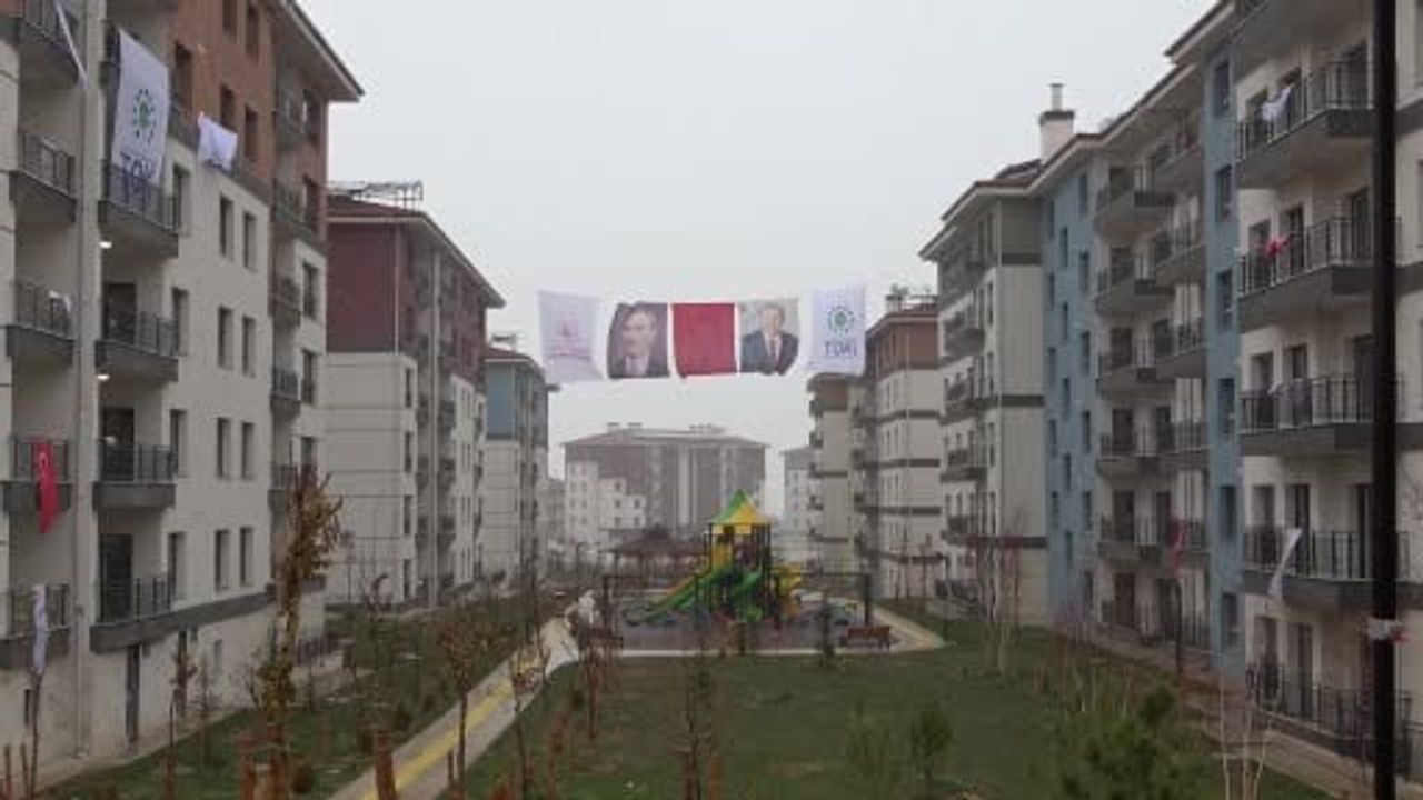 Malatya'da Kura Çekimi ile Konut ve İş Yerleri Teslim Edildi