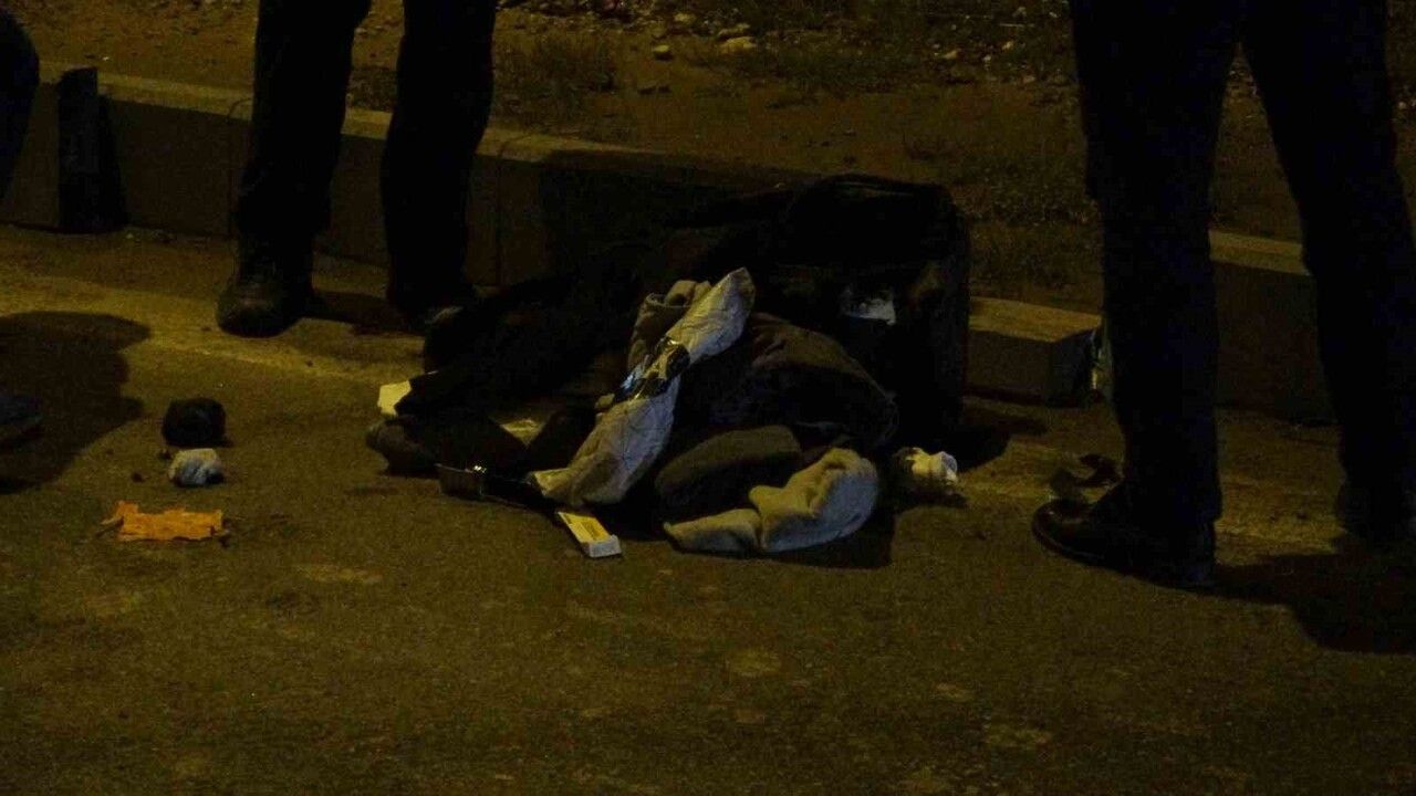 Malatya'da Şüpheli Çanta Kontrollü Olarak Patlatıldı