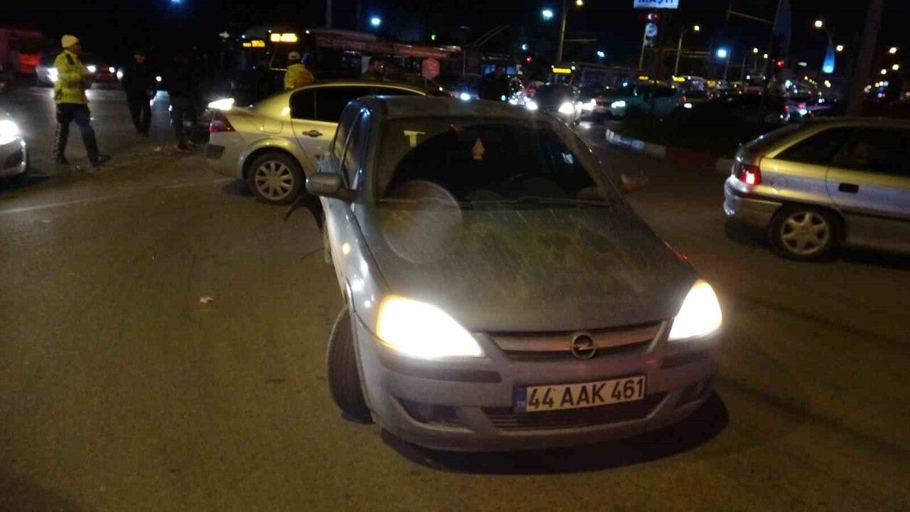 Malatya'da Trafik Kazası: İki Yaralı