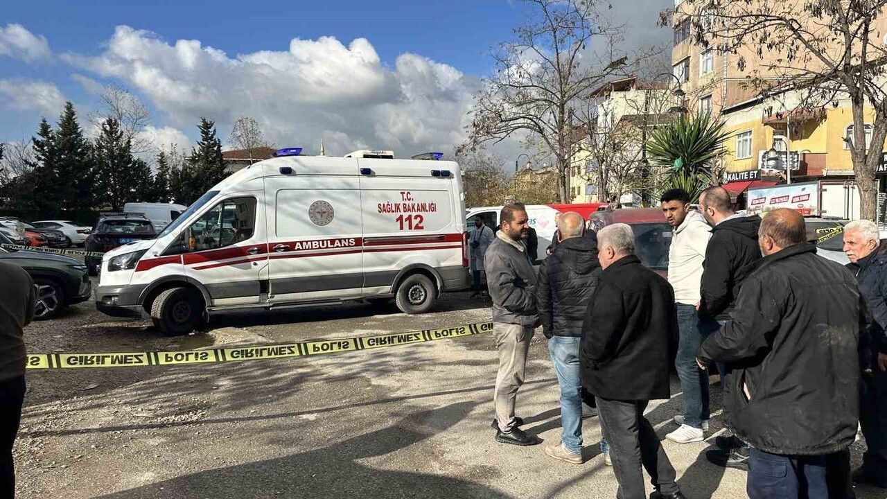 Maltepe'de Kargo Çalışanı Araç İçinde Ölü Bulundu