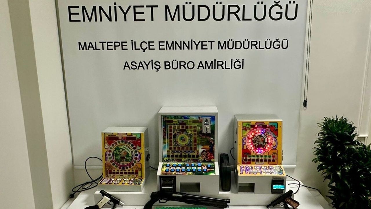 Maltepe'de Zula Evine Baskın: Çok Sayıda Silah Ele Geçirildi