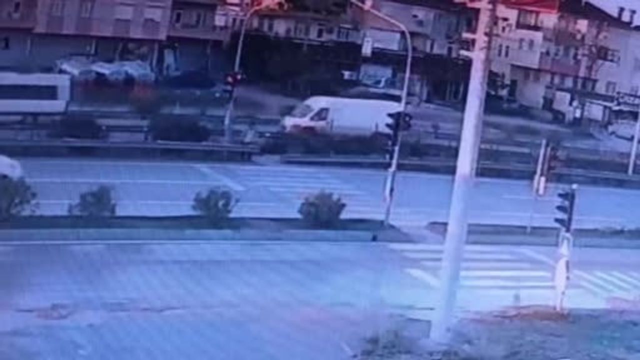 Manavgat'ta Motosiklet ve Otomobil Çarpıştı: Sürücü Yaralı