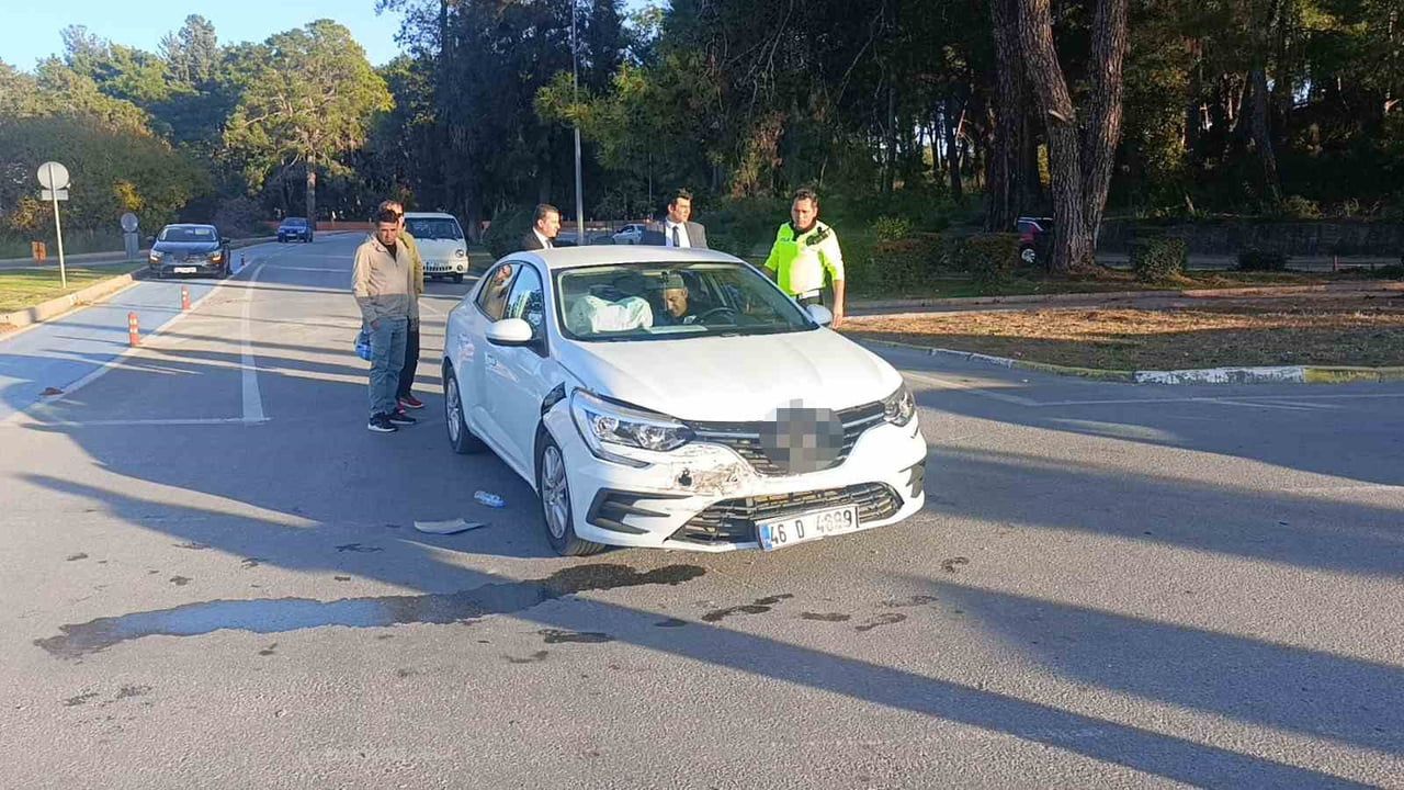 Manavgat'ta Otomobil Kazası: 1 Yaralı