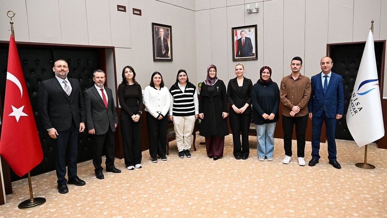 Manisa Celal Bayar Üniversitesi'nde Engelli Öğrencilere Matematik Desteği