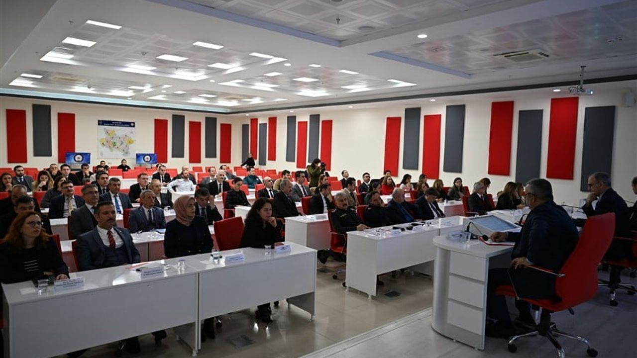 Manisa'da Bağımlılıkla Mücadelede Önleyici Yaklaşımlar