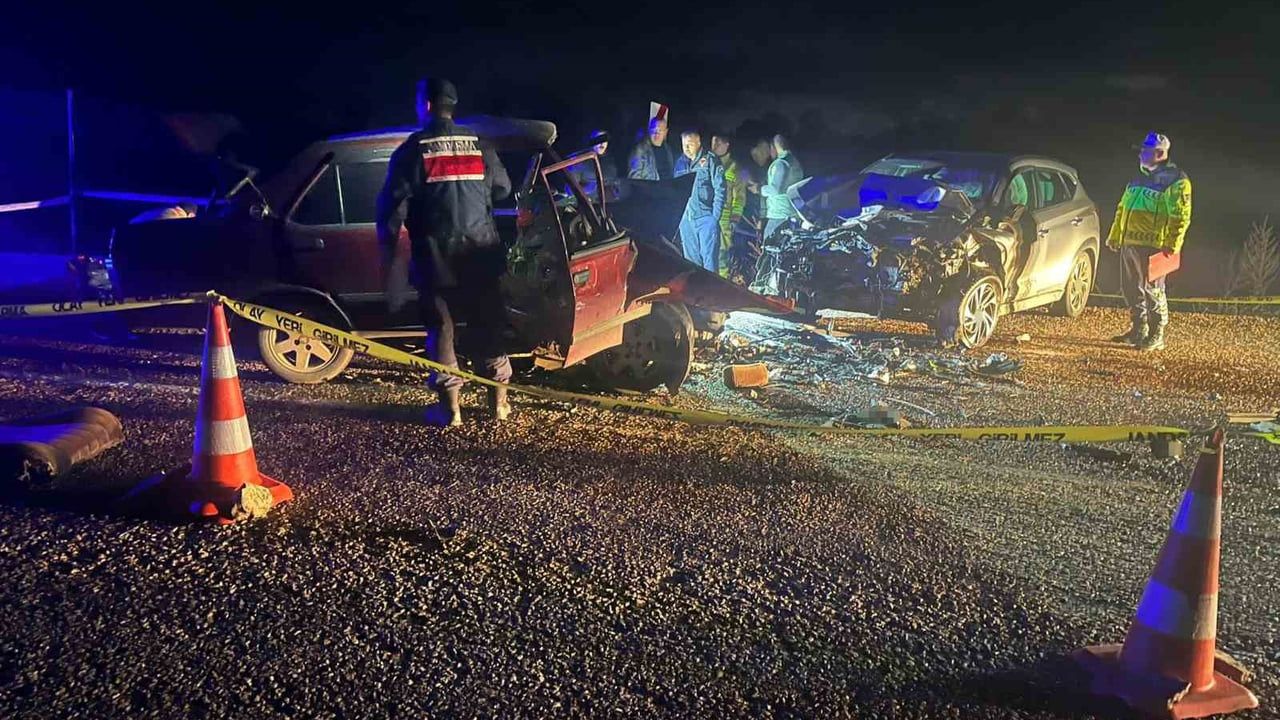 Manisa'da Feci Kaza: Aynı Aileden Üç Kişi Hayatını Kaybetti