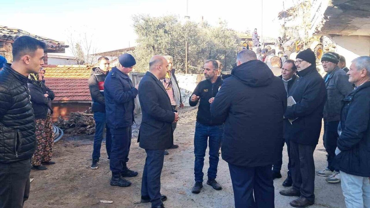 Manisa'da Gece Yangın Felaketi: 1 Ölü, 2 Yaralı