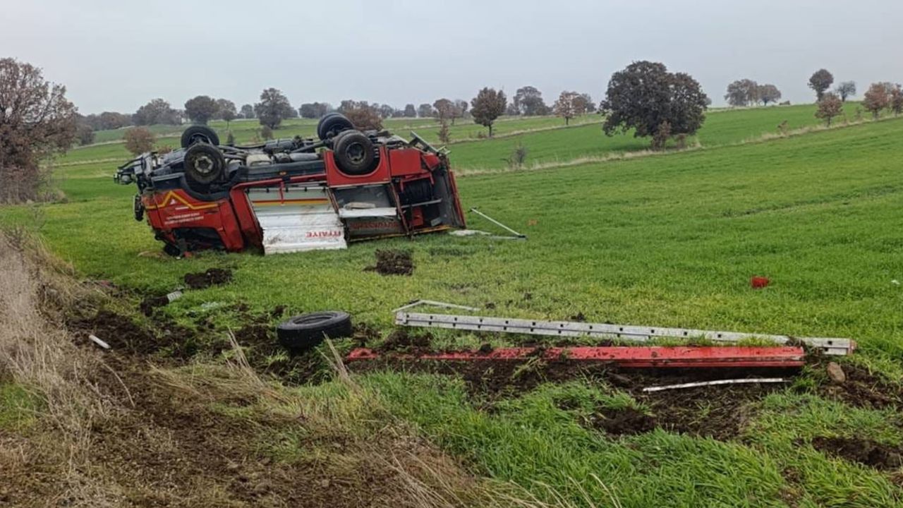 Manisa'da İtfaiye Aracı Kaza Yaptı: 1 Yaralı