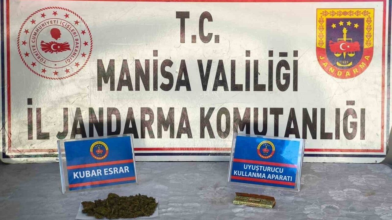 Manisa'da Uyuşturucu Operasyonu: 67 Gram Esrar Ele Geçirildi