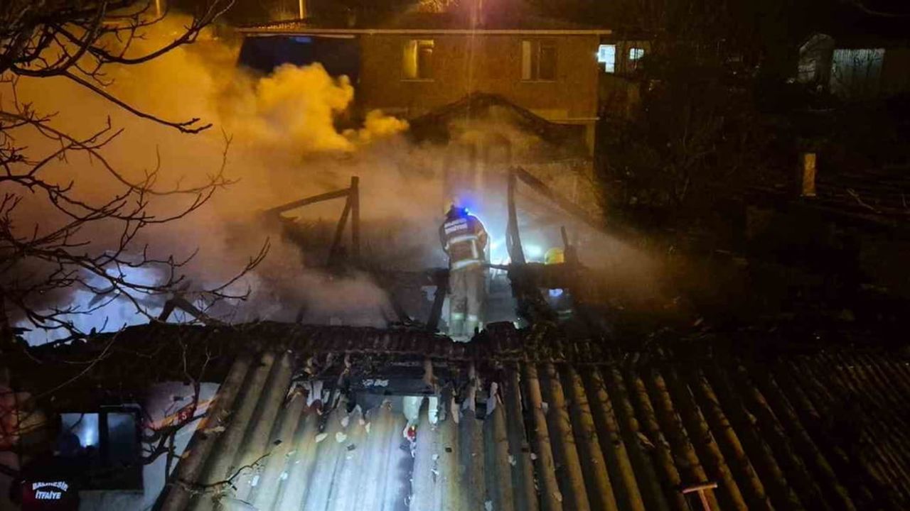 Manyas'ta Tek Katlı Evde Yangın Çıktı