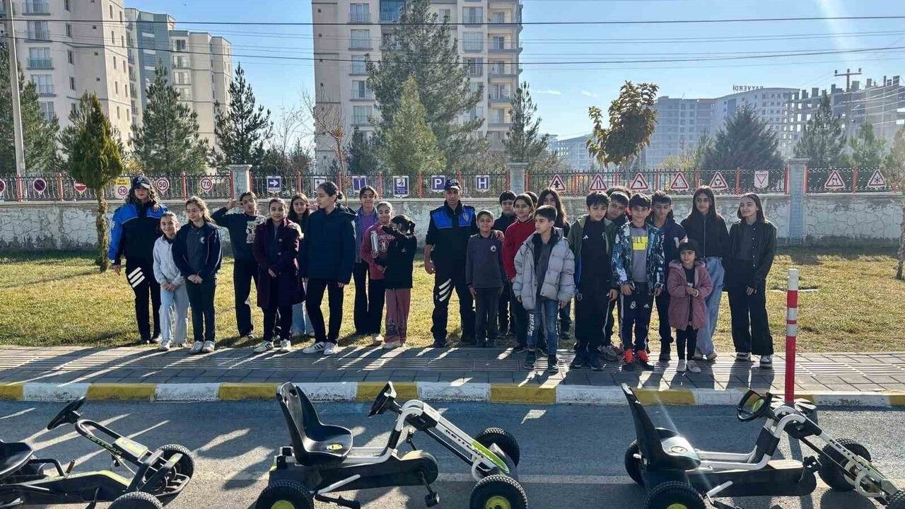 Mardin’de Çocuklara Trafik Eğitimi Verildi