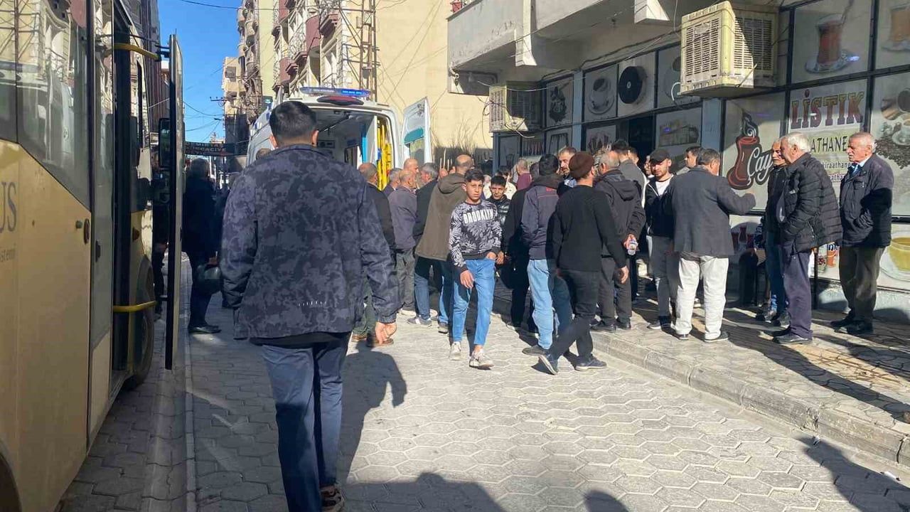 Mardin'de Kıraathanede Tavan Çöktü, İki Kişi Yaralandı