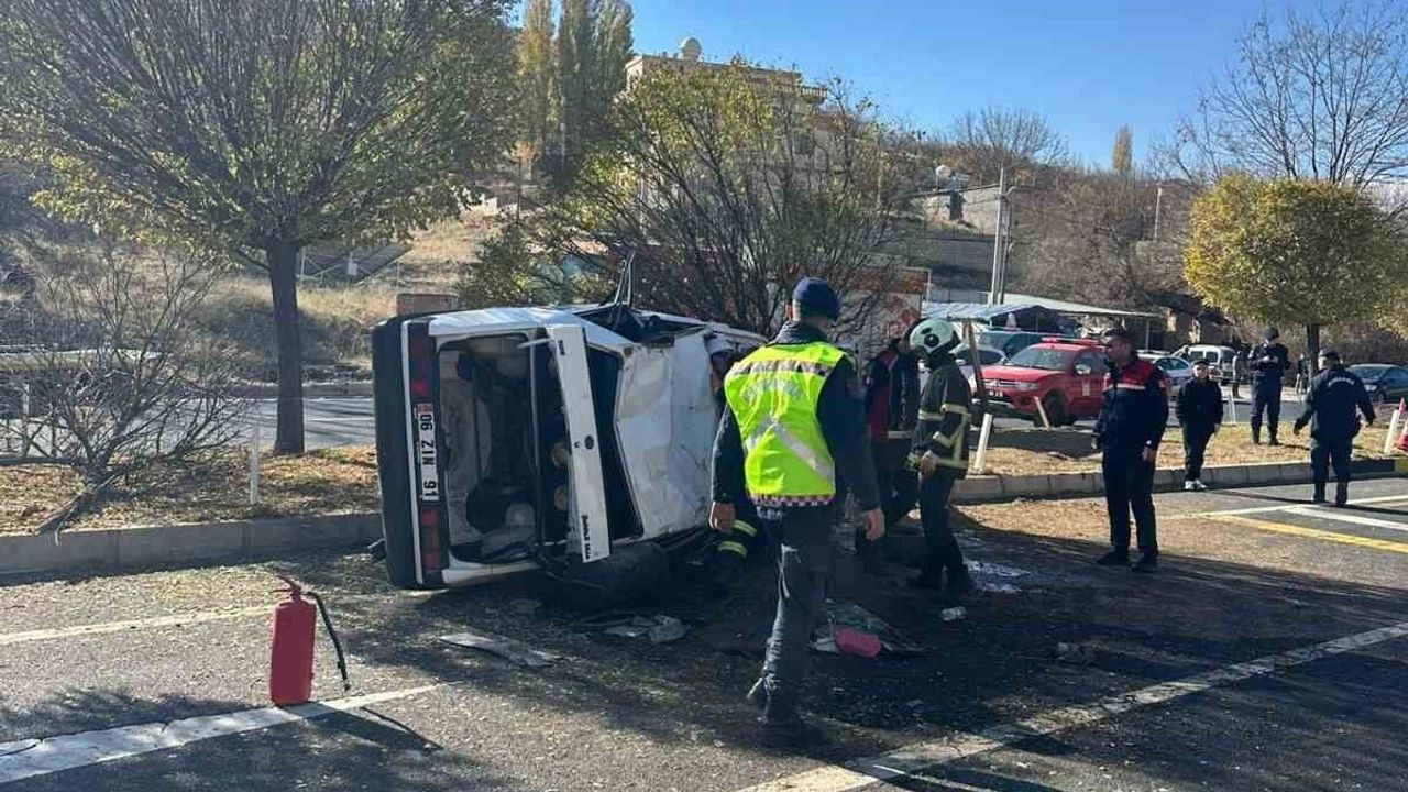 Mardin'de Kontrolden Çıkan Otomobil Devrildi