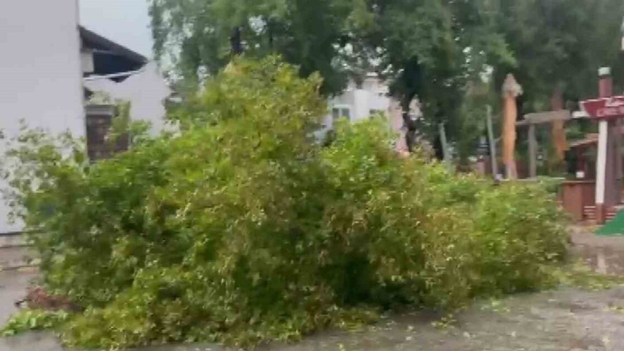 Marmaris’te Sağanak ve Fırtına Etkili