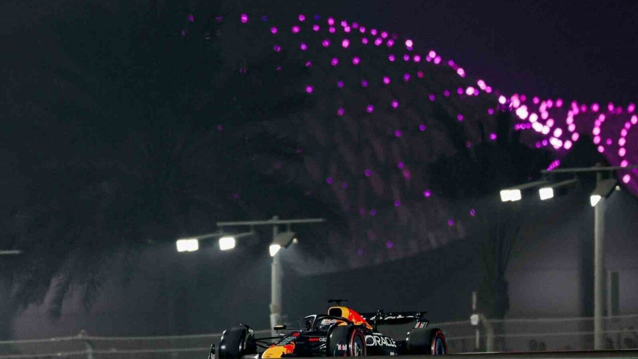 Max Verstappen Abu Dabi Grand Prix'sinde Pole Pozisyonunu Elde Etti