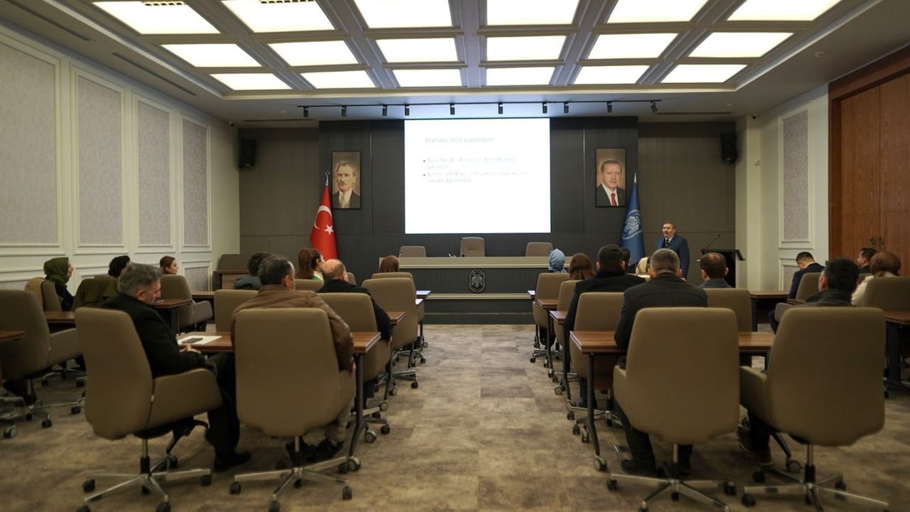 Melikgazi Belediyesi'nden Protokol Eğitimi