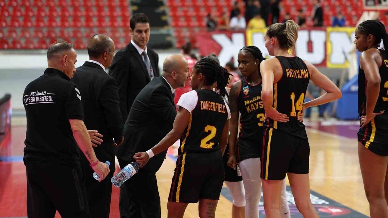 Melikgazi Kayseri Basketbol Üçüncü Mağlubiyetini Aldı