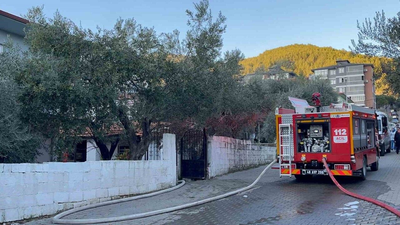 Menteşe'de Ev Yangını: 1 Gözaltı