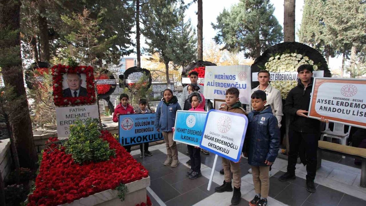 Merinos Halı'nın Onursal Başkanı Erdemoğlu Mezarı Başında Anıldı