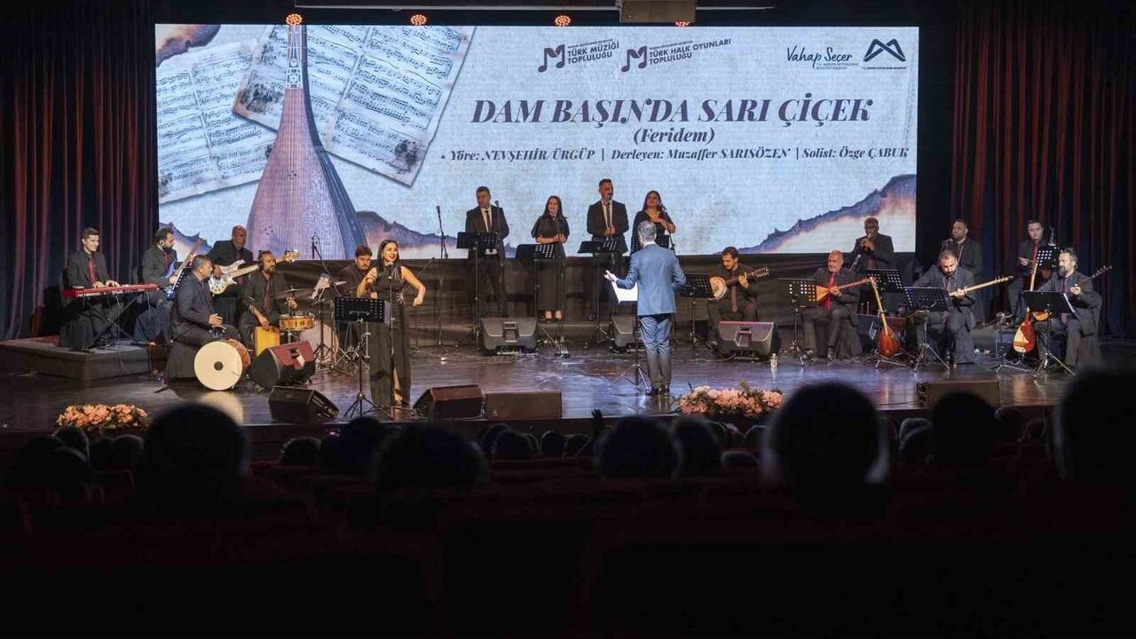 Mersin'de Anadolu ezgileriyle unutulmaz konser
