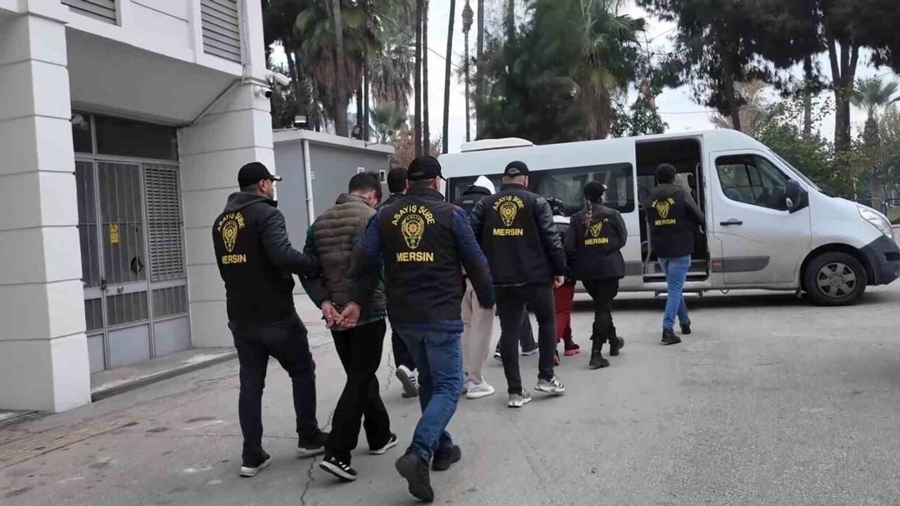 Mersin'de Fuhuş Şebekesi Çökerildi: 3 Tutuklama Gerçekleşti