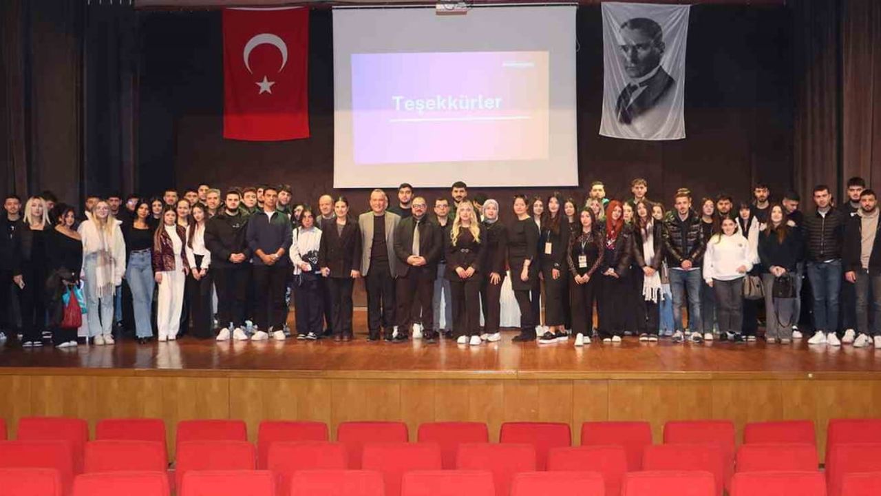 Mersin'de Gençler İçin Kariyer Projeleri Tanıtıldı