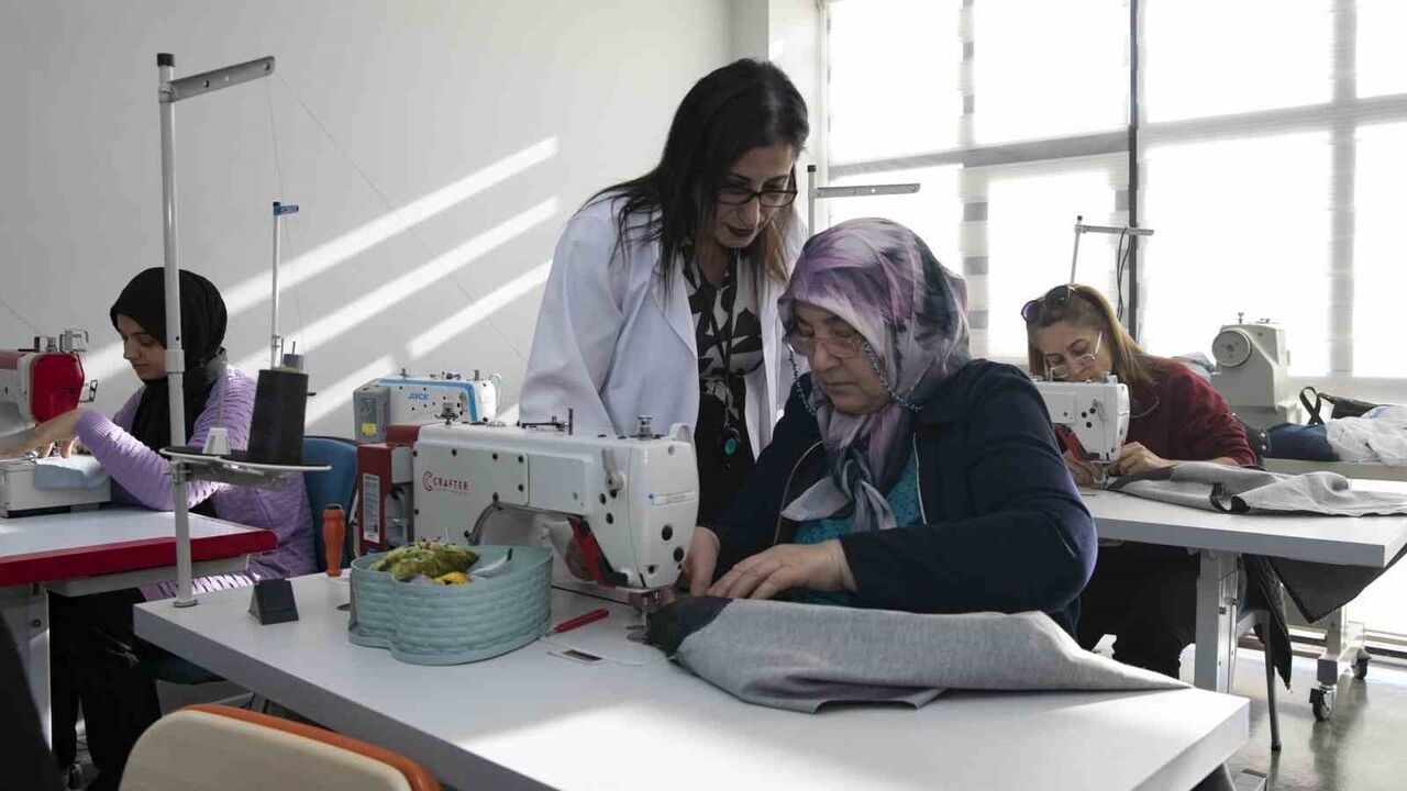 Mersin’de Giyim Üretim Kurslarına Yoğun İlgi