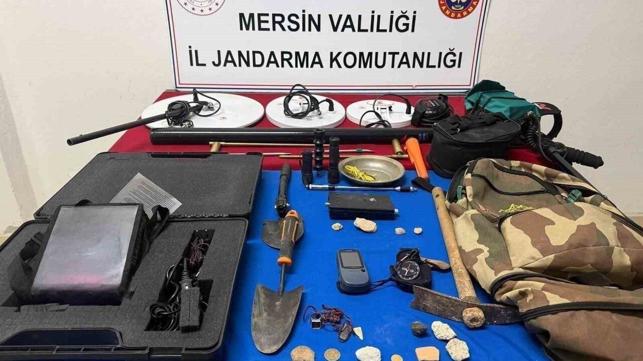 Mersin'de Kaçak Kazı Operasyonu: 3 Defineci Suçüstü Yakalandı