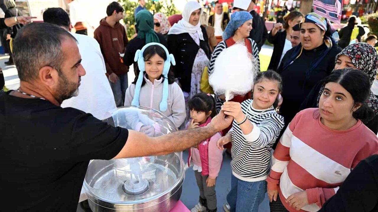 Mersin'de Özel Gereksinimli Bireyler İçin Atölye Etkinliği